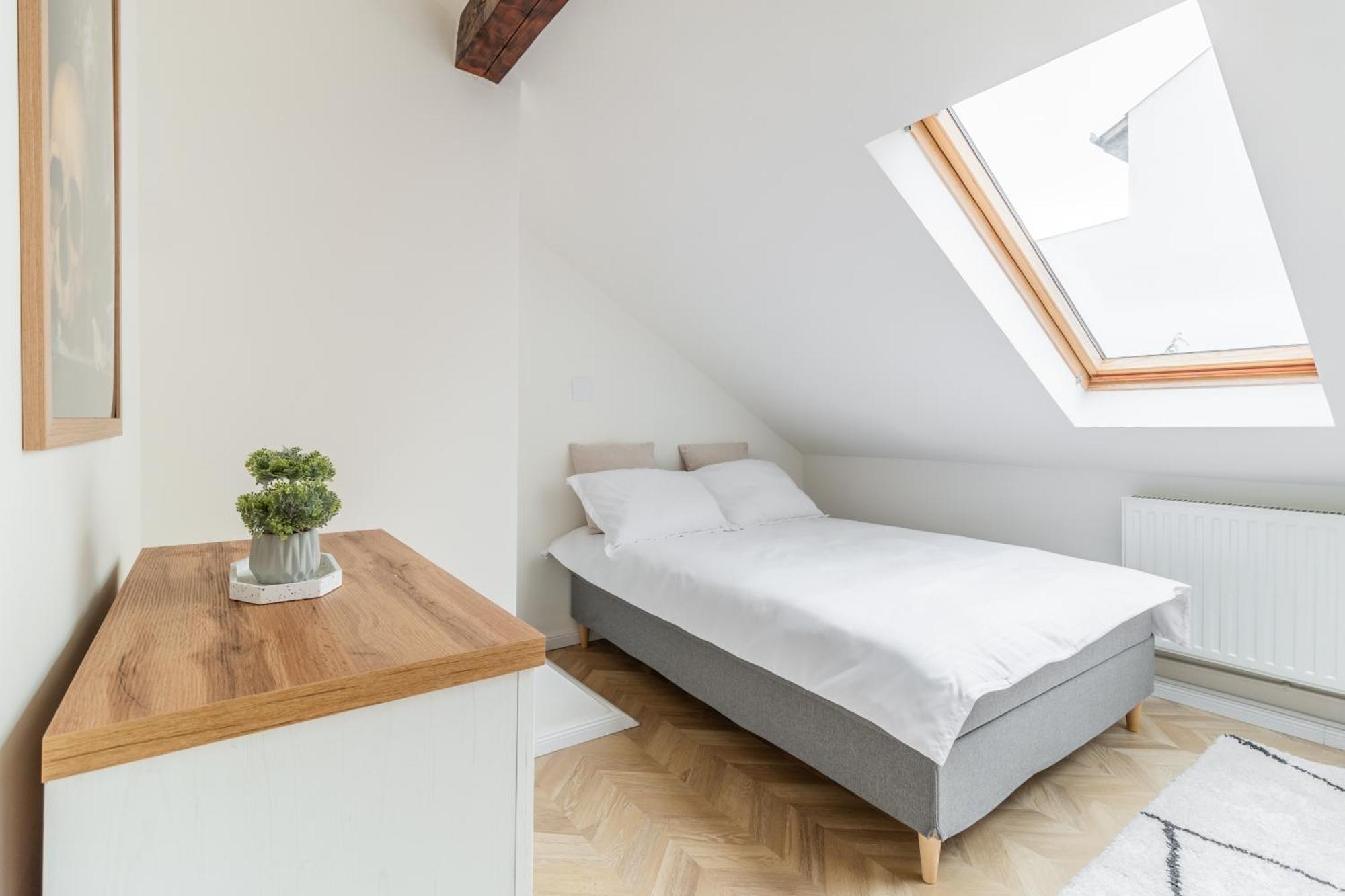 Apartament Ultra-Central Premium Cu Parcare Gratuita Pe Malul Crisului オラデア エクステリア 写真
