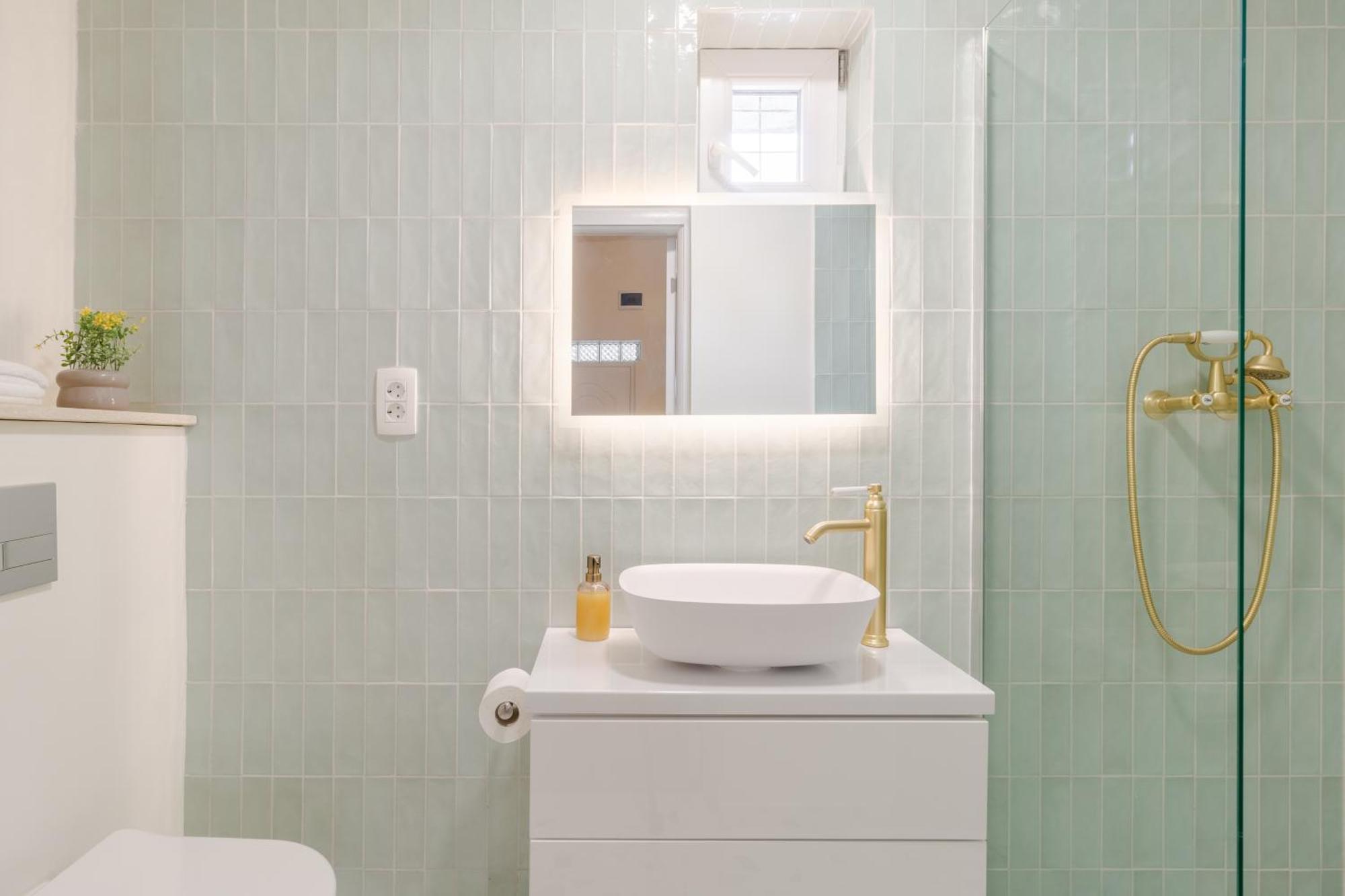 Apartament Ultra-Central Premium Cu Parcare Gratuita Pe Malul Crisului オラデア エクステリア 写真